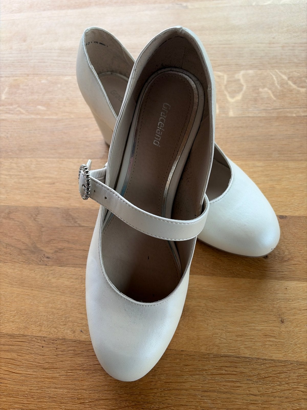 Graceland wit/Crèmekleurige Pumps met Blokhak - Maat 40, Ophalen, Zo goed als nieuw, Beige, Pumps