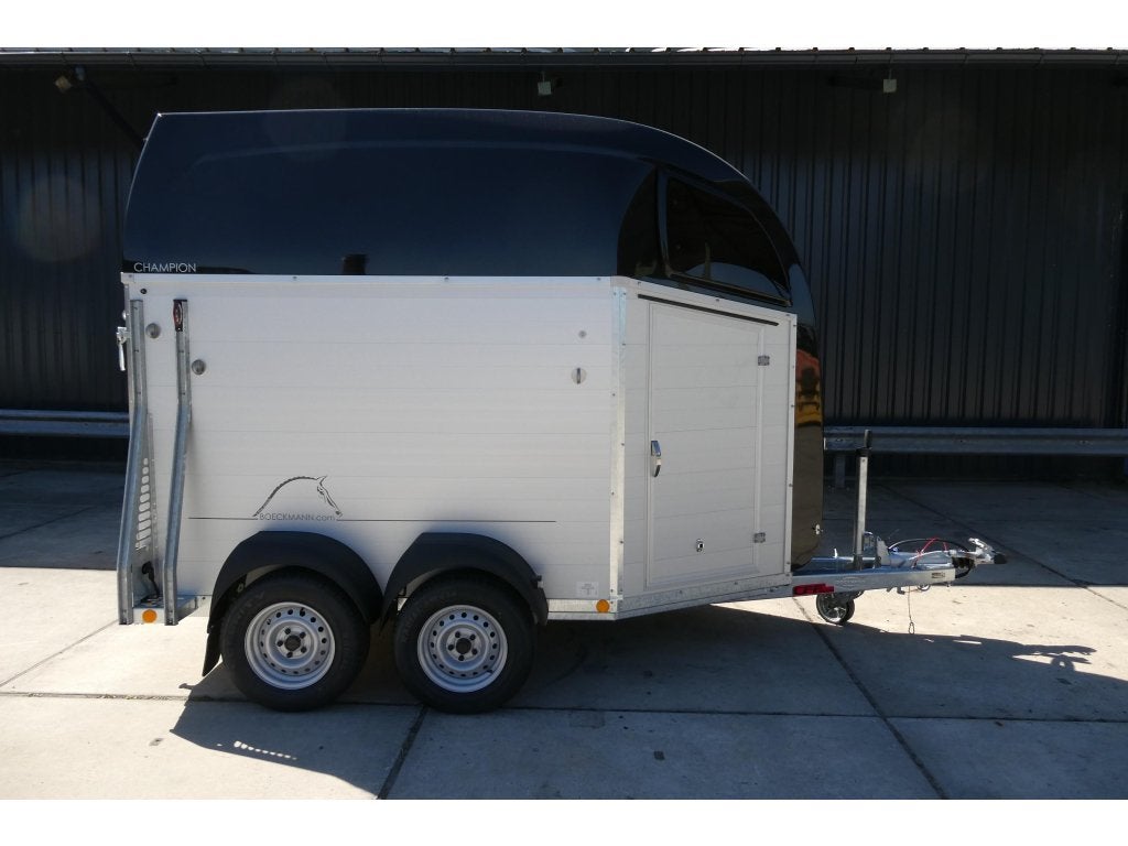 Bij Eemsned Bockmann Champion 2 paards te huur / te koop, Dieren en Toebehoren, Paarden en Pony's | Trailers en Aanhangwagens