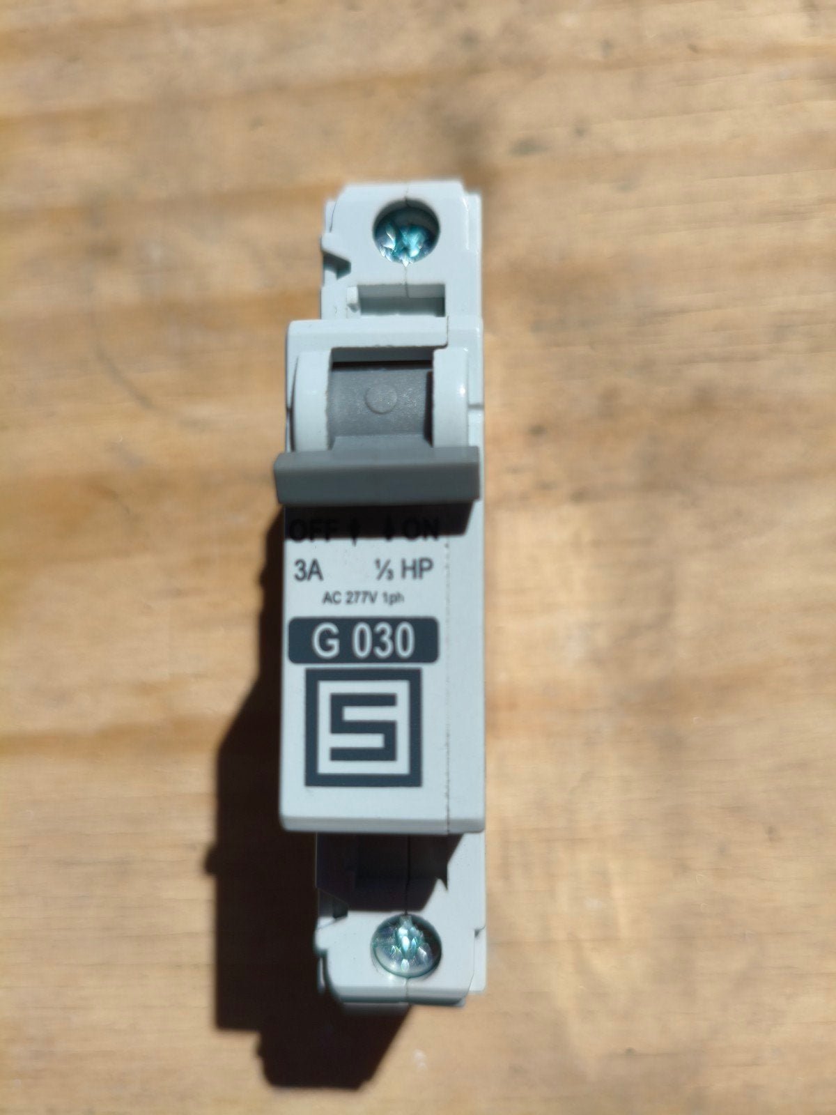 Schurter AS16BX-CB1 Installatieautomaat 3A 277V, Verzenden, Gebruikt, Overige merken, Installatieautomaat