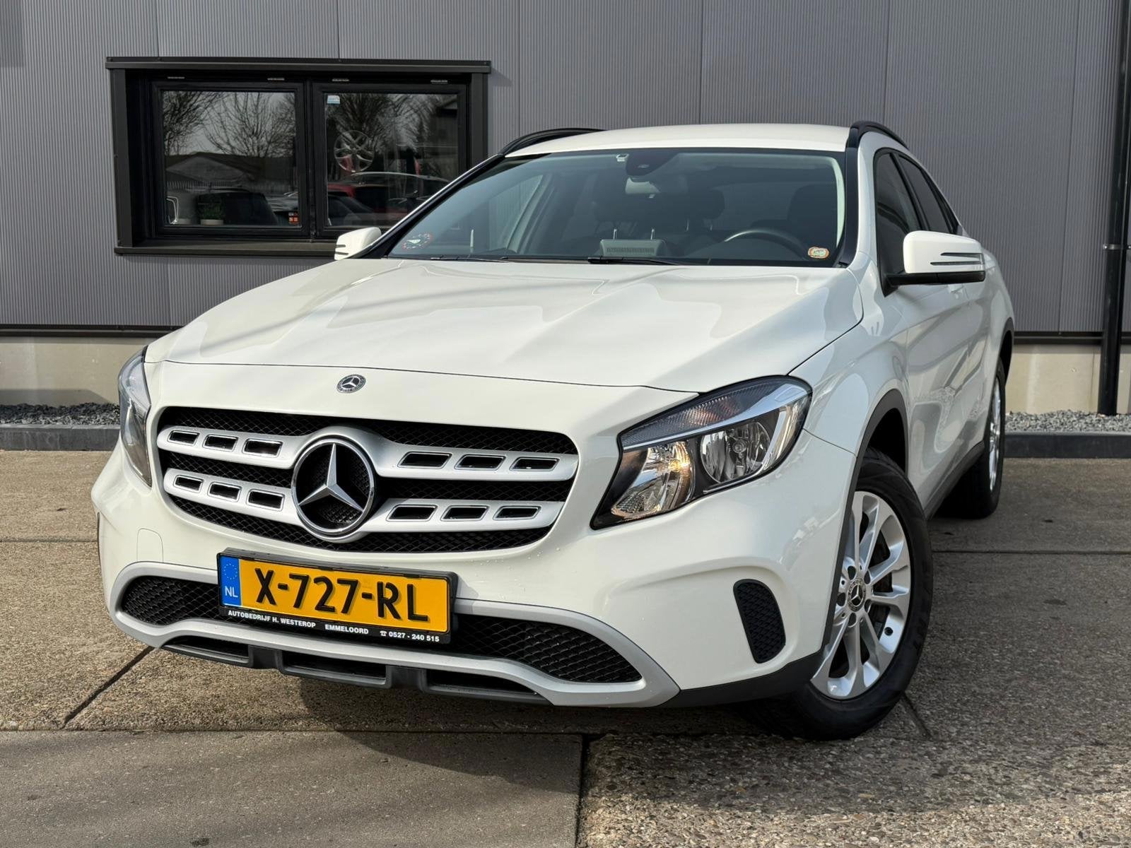 Mercedes-Benz GLA-klasse 200 Premium Plus super nette auto, Auto's, Voorwielaandrijving, Dealer onderhouden, Gebruikt, Leder en Stof