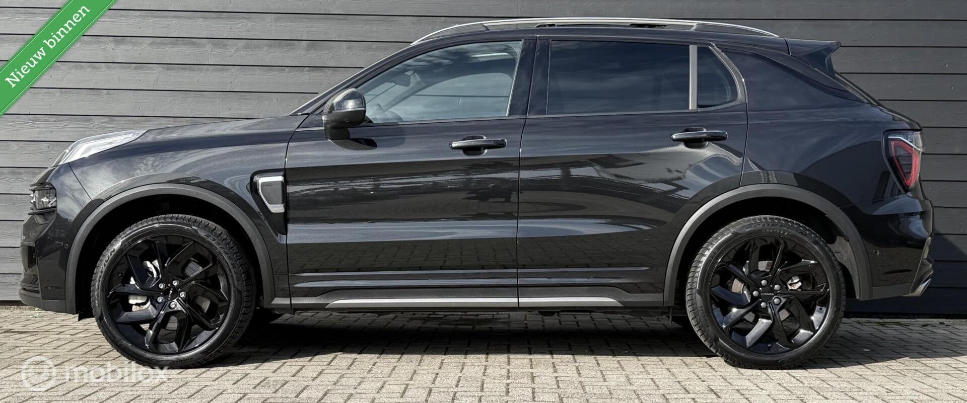 Lynk & Co 01 1.5 Full-Black/Zwarte hemel/Pano.dak/Camera/LED, Auto's, Met garantie (alle), Zwart, Bedrijf, 1854 kg