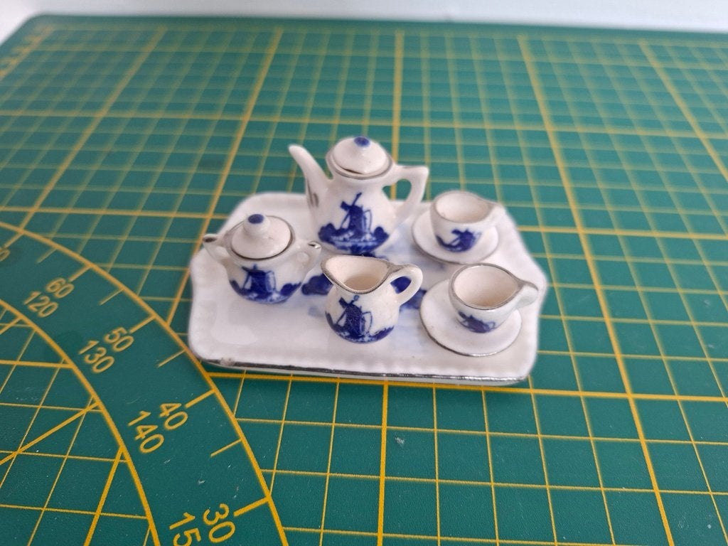 Porseleinen serviesje, nummer 11, Verzamelen, Poppenhuizen en Toebehoren, Verzenden, Zo goed als nieuw, Decoratie