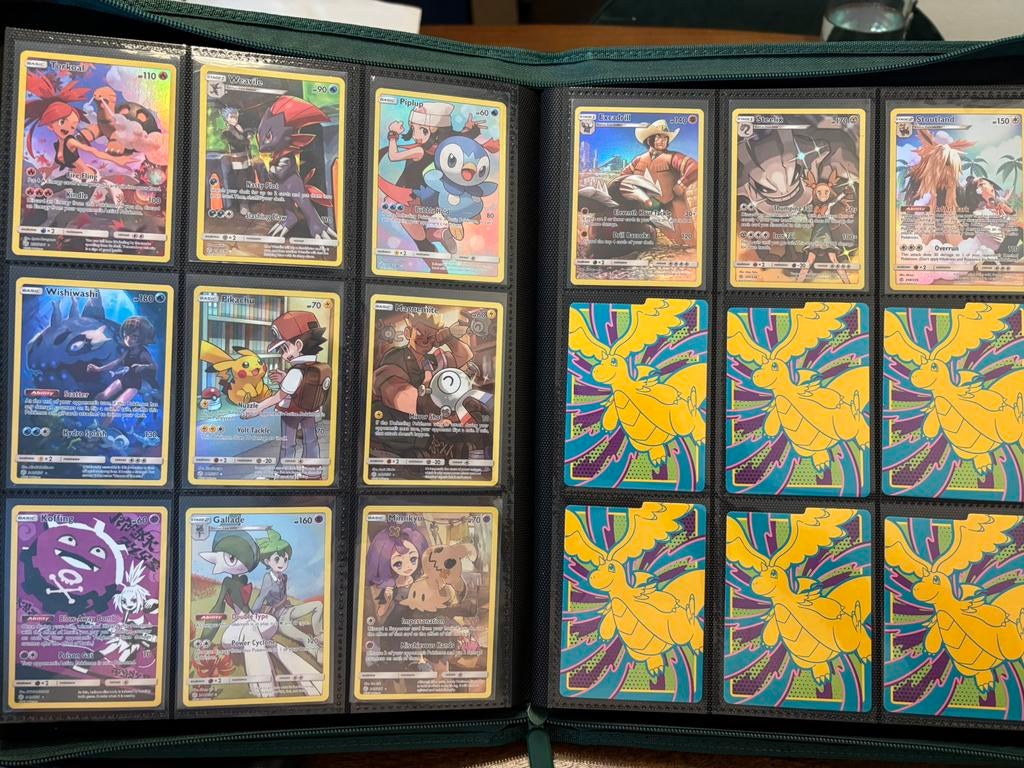 Cosmic Eclipse set - Trainer pokemon set, Ophalen of Verzenden, Zo goed als nieuw, Meerdere kaarten