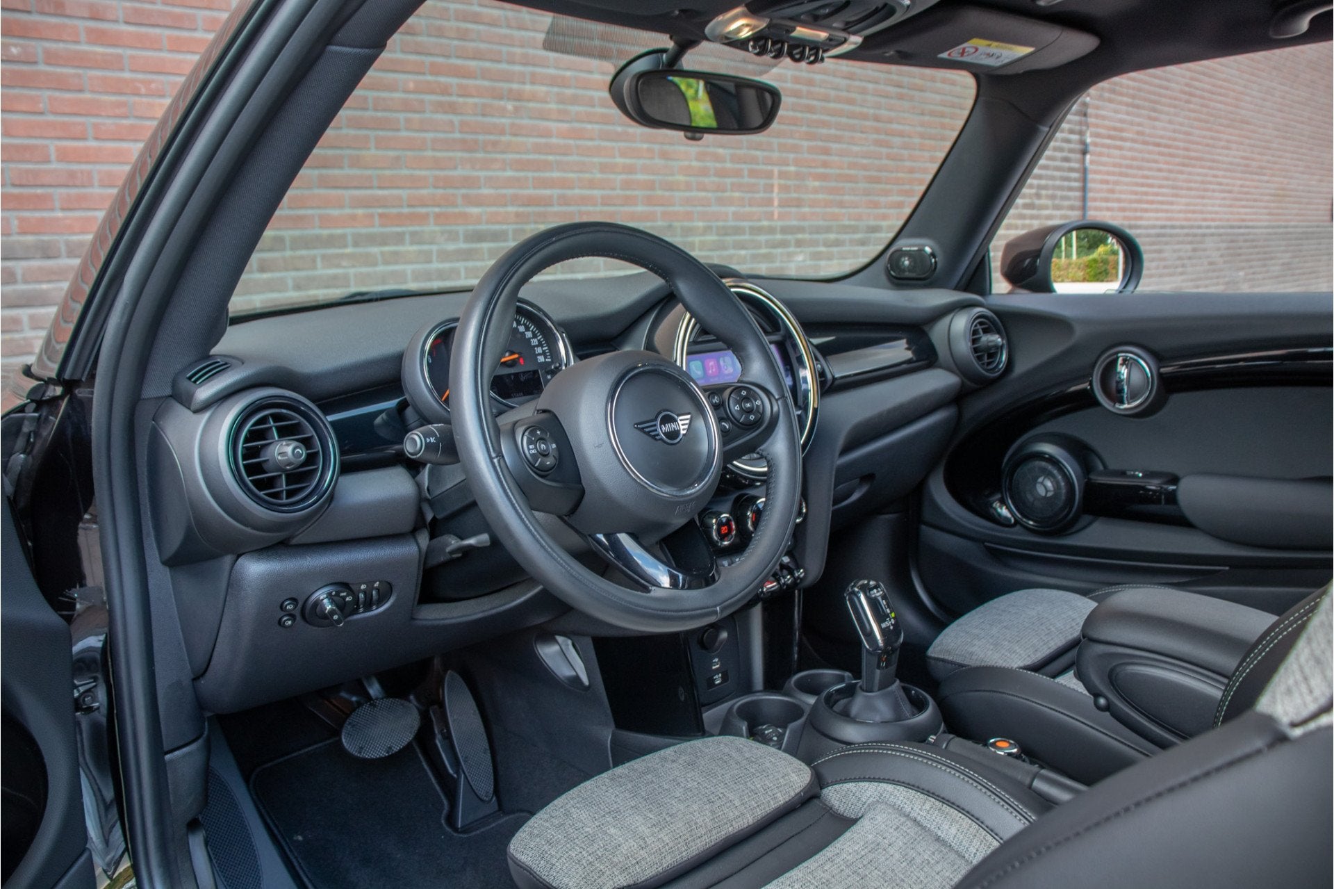 MINI Cooper 1.5 Automaat Chili, 53.000km NAP, Harman Kardon,, 136 pk, Gebruikt, Euro 6, 4 stoelen