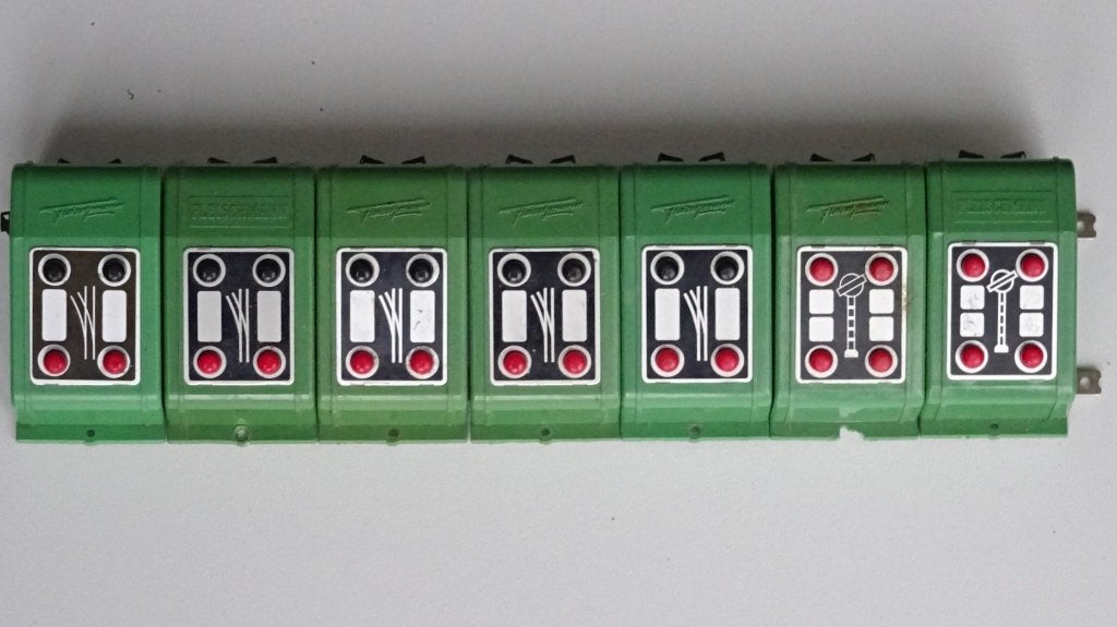 7 Fleischmann schakelaars - voor wissels en ontkoppelrails, Transformator of Voeding, Gelijkstroom, Fleischmann, Ophalen of Verzenden