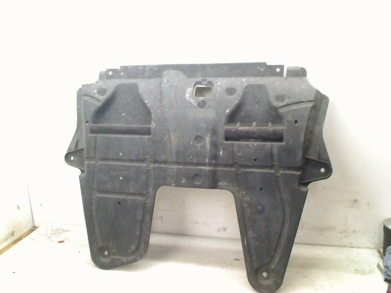 Motorbeschermplaat Abarth 500/595/695 (2008-08/..) 518182830, Stellantis N.V., Gebruikt, Webaccessibility@stellantis.com, Taurusavenue 1, Hoofddorp 2132 LS, , Nederland