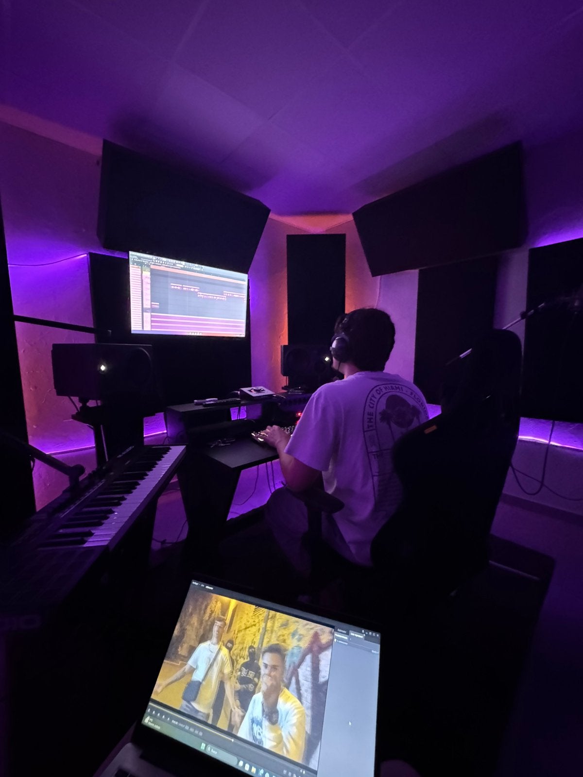 Looking for a Recording Studio / Home Studio in Tilburg, Spelcomputers en Games, Games | Pc, Ophalen, Muziek, 1 speler, Zo goed als nieuw