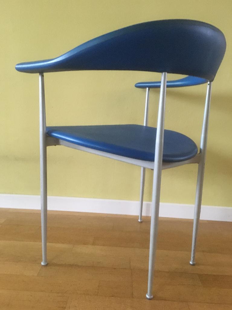 Fasem P40 stoel BLAUW RUBBER, Huis en Inrichting, Blauw, Design, Nieuw, Ophalen of Verzenden