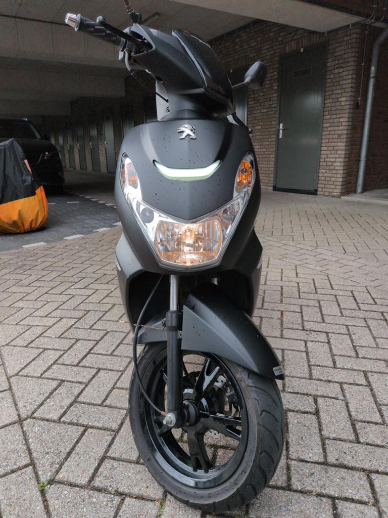 Peugeot Kisbee Black Edition 2019 Bromscooter, Ophalen, Gebruikt, Overige modellen, Maximaal 45 km/u