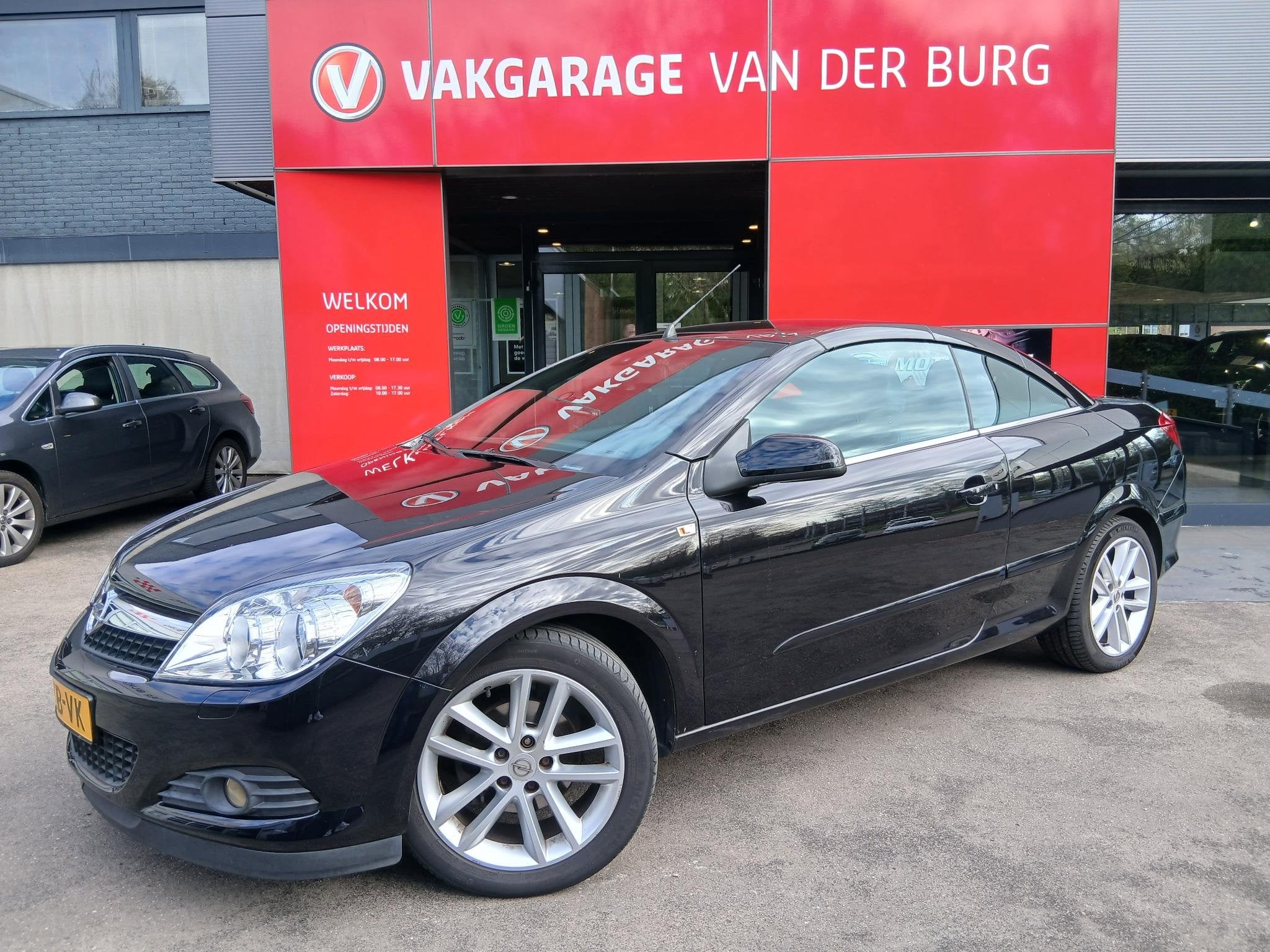 Opel Astra TwinTop 1.8 Enjoy, Stof, Gebruikt, Zwart, 4 cilinders