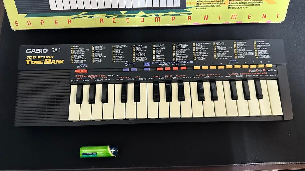 CASIO SA-1 (helaas niet werkend), Muziek en Instrumenten, Keyboards, Gebruikt, Overige aantallen, Casio, Ophalen of Verzenden