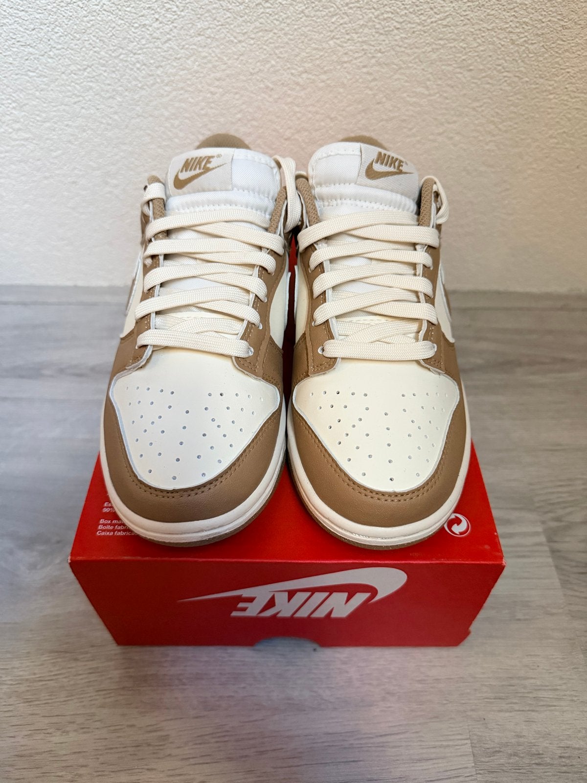 Nike Dunk Low 'Light Orewood Brown' - Nieuw in doos, Kleding | Heren, Schoenen, Ophalen of Verzenden, Nieuw, Bruin, Sneakers of Gympen