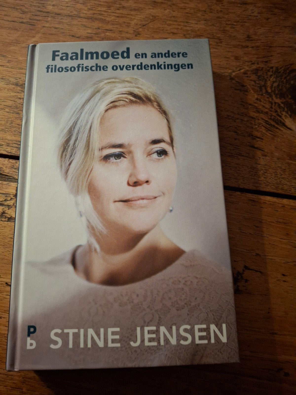 Stine Jensen - Faalmoed en andere filosofische overdenkingen, Boeken, Ophalen of Verzenden, Zo goed als nieuw, Stine Jensen