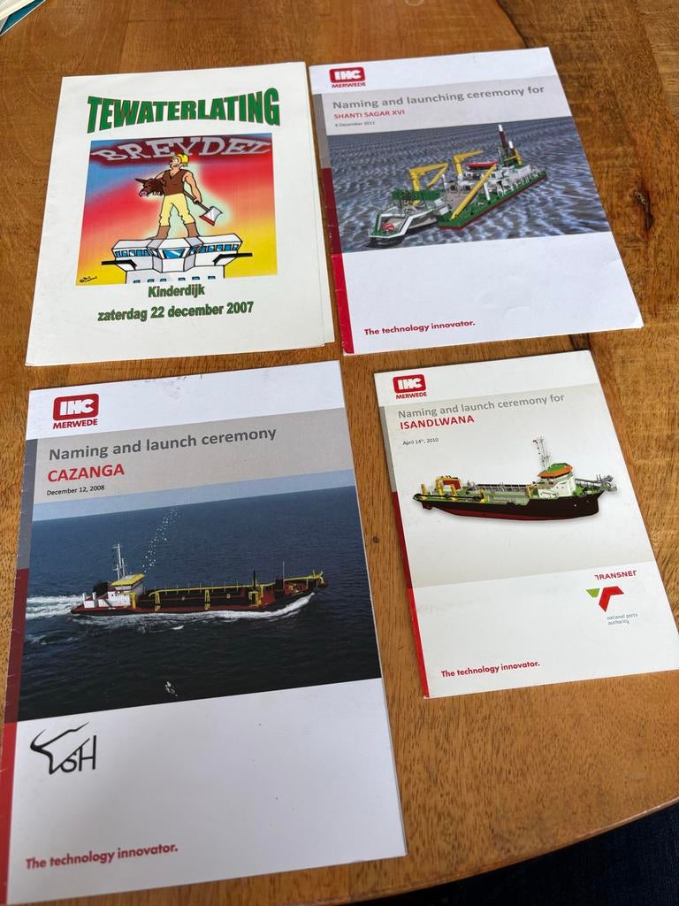 IHC Merwede Tewaterlating brochures, Ophalen of Verzenden, Gebruikt, Motorboot, Boek of Tijdschrift