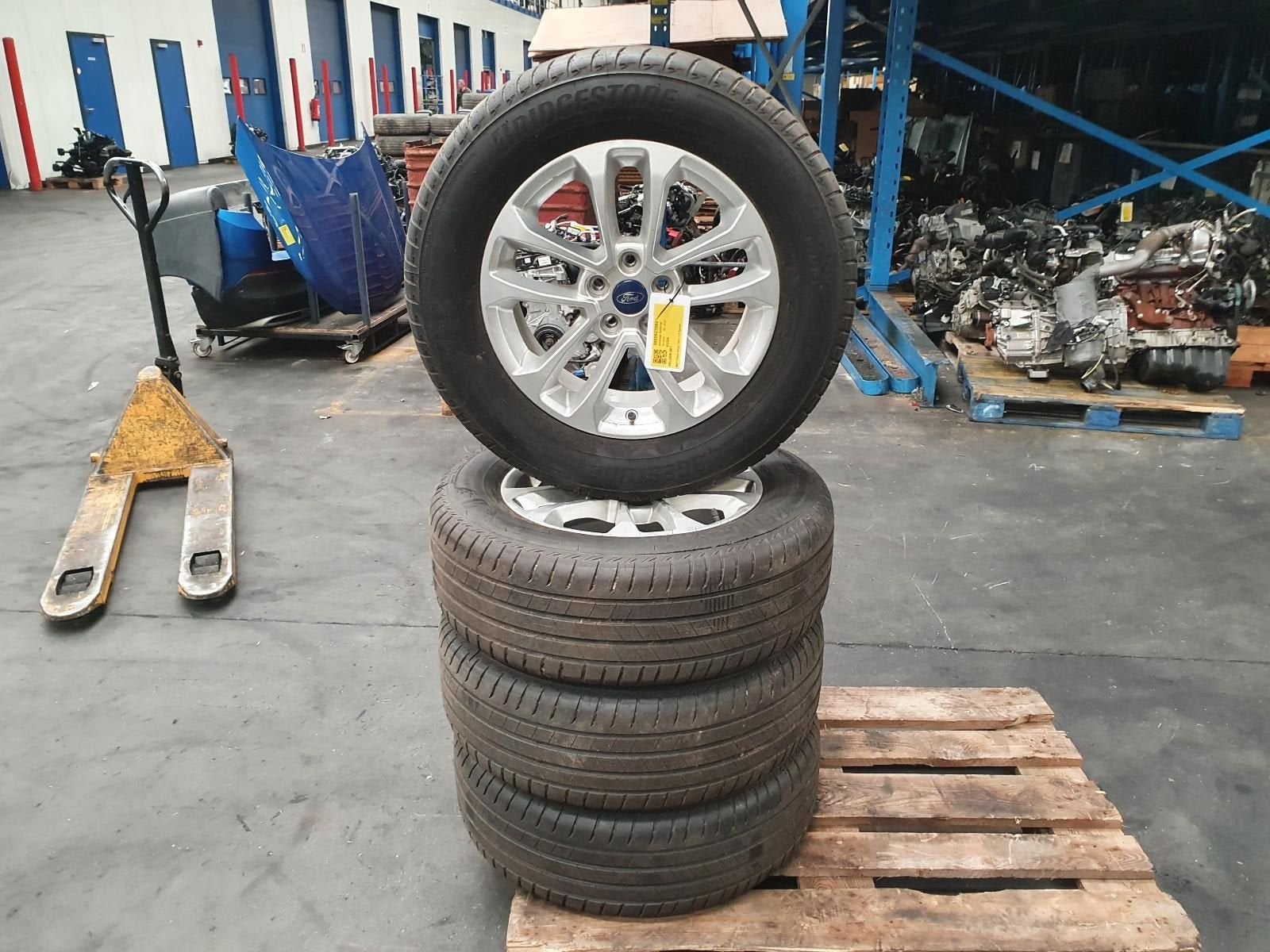 Ford kuga 2022 zomerset 225/65 17 Bridgestone Turanza, Gebruikt, -, -, Banden en Velgen
