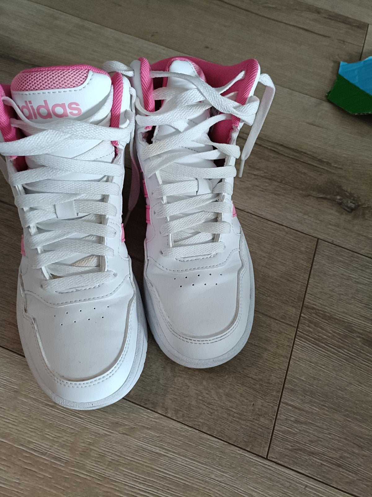Adidas sneakers wit roze - Zo goed als nieuw, Adidas, Wit, Ophalen of Verzenden, Sneakers of Gympen