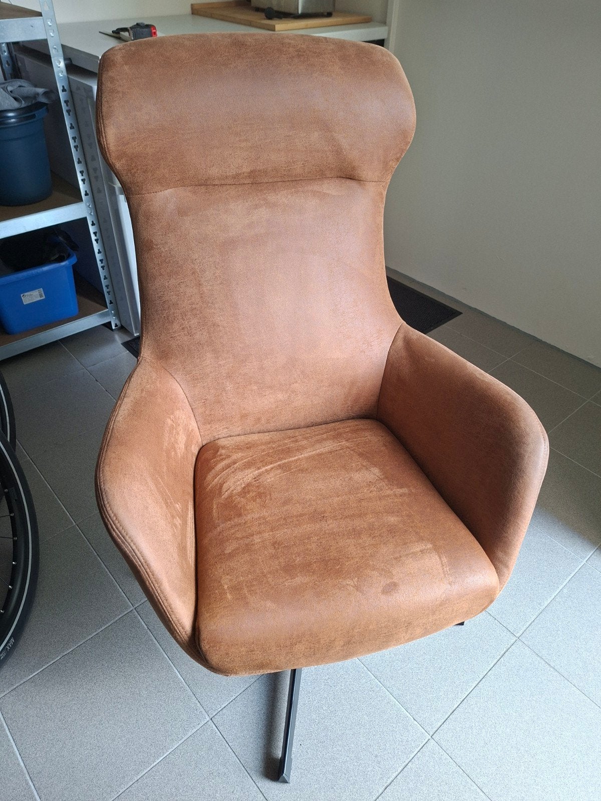 Draaifauteuil met zwartmetalen voet., Huis en Inrichting, Ophalen, 75 tot 100 cm, Zo goed als nieuw, Stof