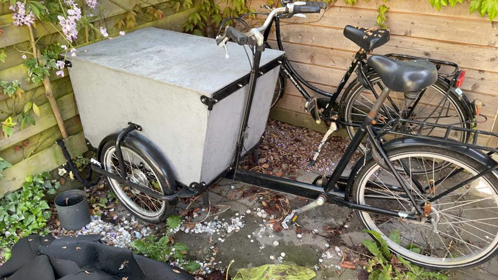 Bakfiets met nieuwe bak, Ophalen, Zo goed als nieuw, Goederen