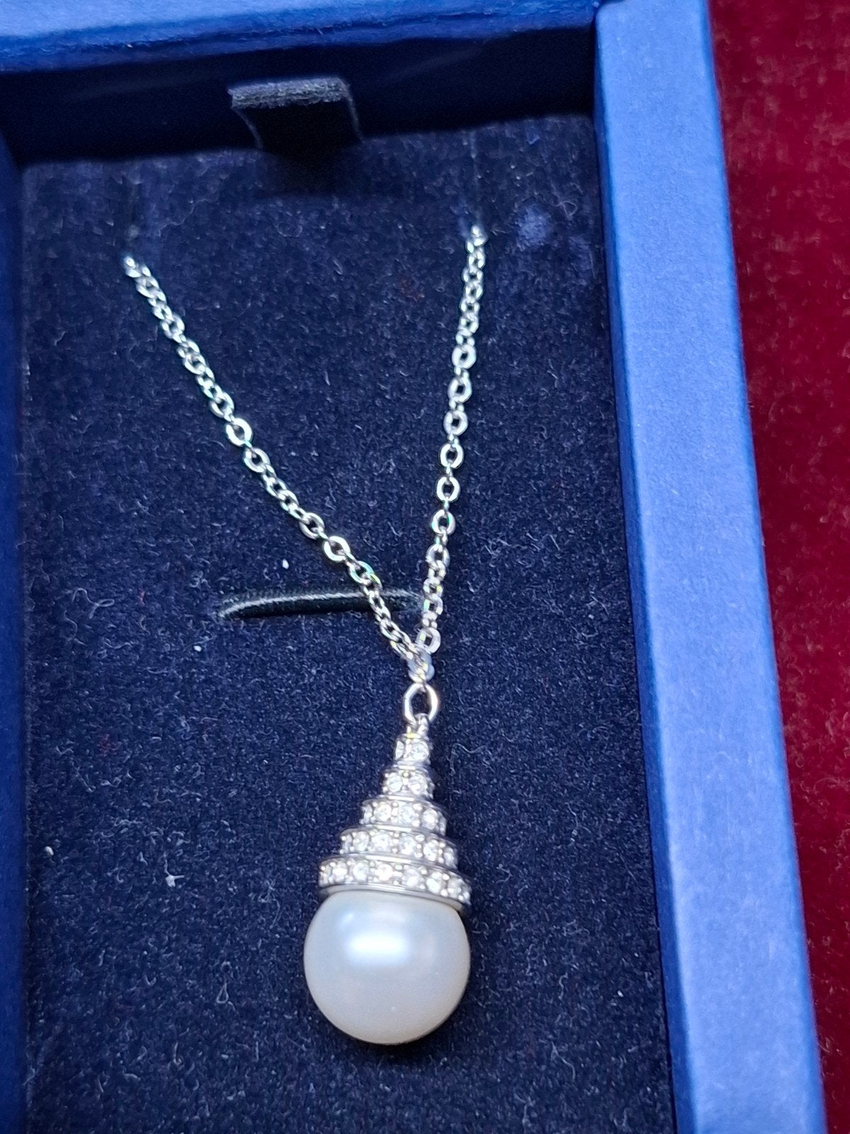 Swarovski ketting met parel en kristallen hanger, 40 cm, Overige materialen, Ophalen of Verzenden, Zo goed als nieuw, Met kristal