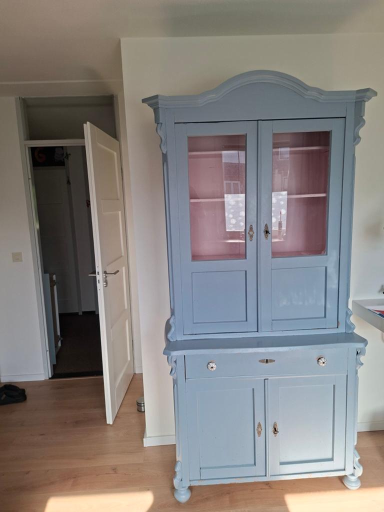 Oude grenen buffetkast heeft een beetje tlc nodig, Huis en Inrichting, Kasten | Buffetkasten, Ophalen, Gebruikt, 25 tot 50 cm