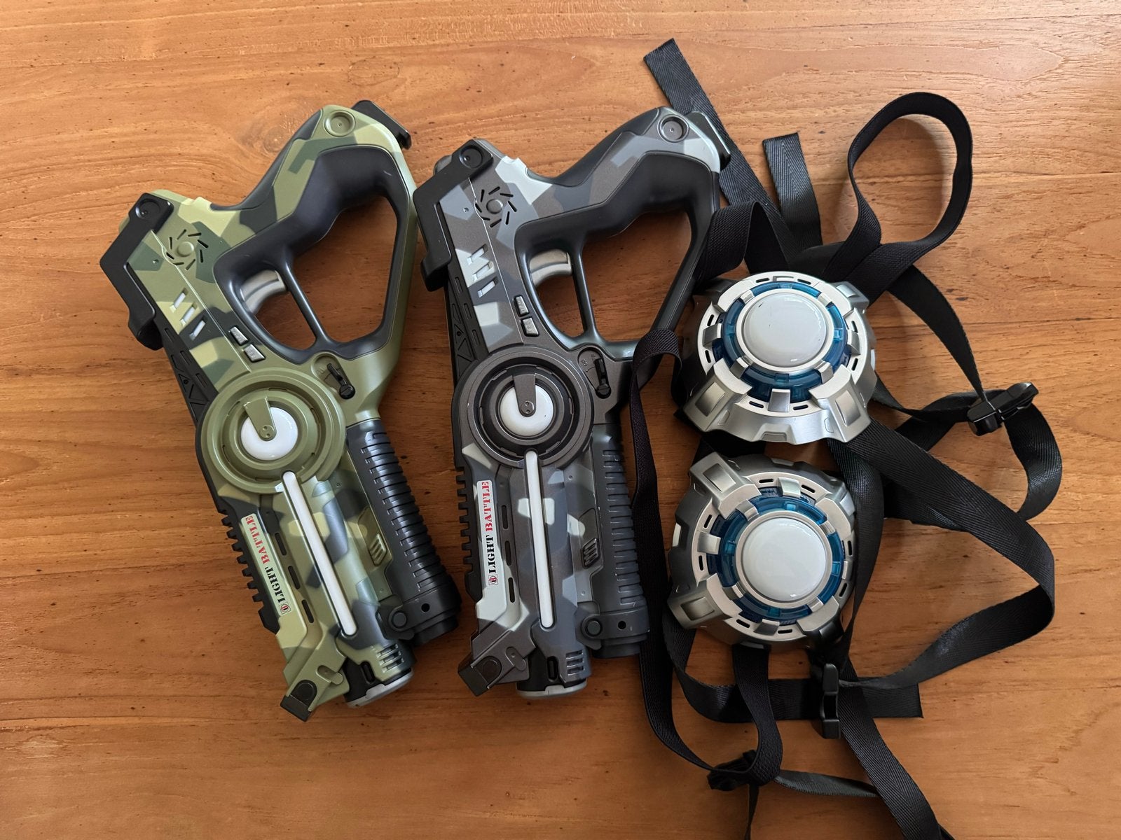 Lasergame set - 2 geweren en 2 vesten (defect), Ophalen of Verzenden, Gebruikt, Jongen of Meisje
