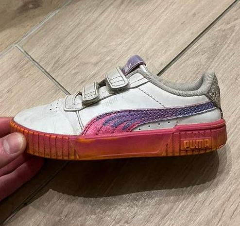 Puma Carina 2.0 maat 26 - kinderschoenen - Goede staat, Kinderen en Baby's, Kinderkleding | Schoenen en Sokken, Ophalen of Verzenden