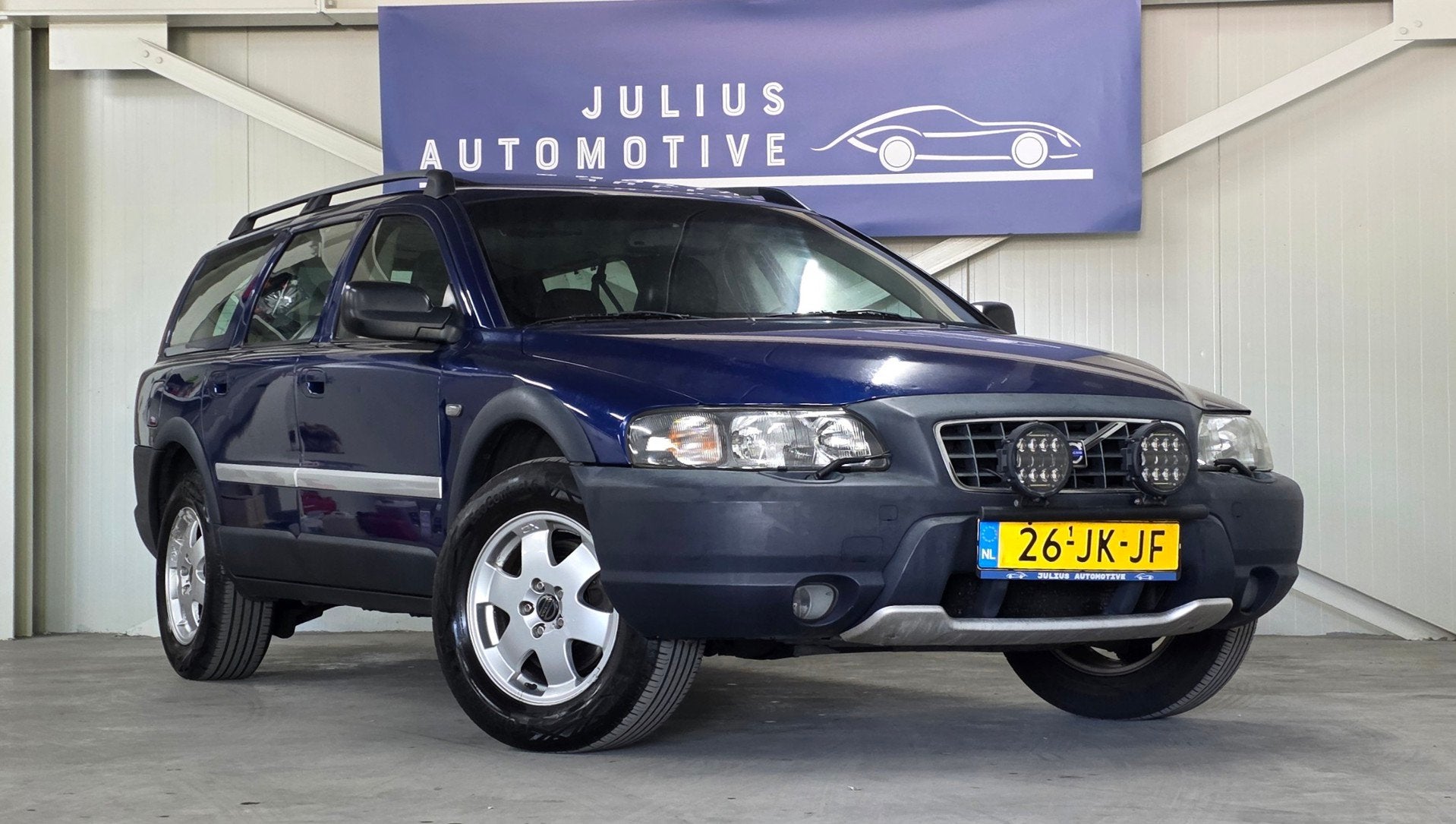 Volvo V70 Cross Country 2.4 T Geartronic OceanRace 7P Schuif, Zwart, Blauw, 7 stoelen, 2435 cc
