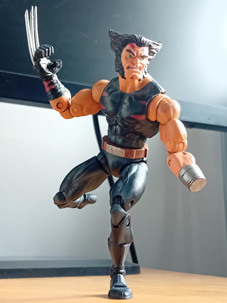 Toybiz Marvel legends Wolverine 2002 en Weapon X uit 2006, Ophalen of Verzenden, Zo goed als nieuw