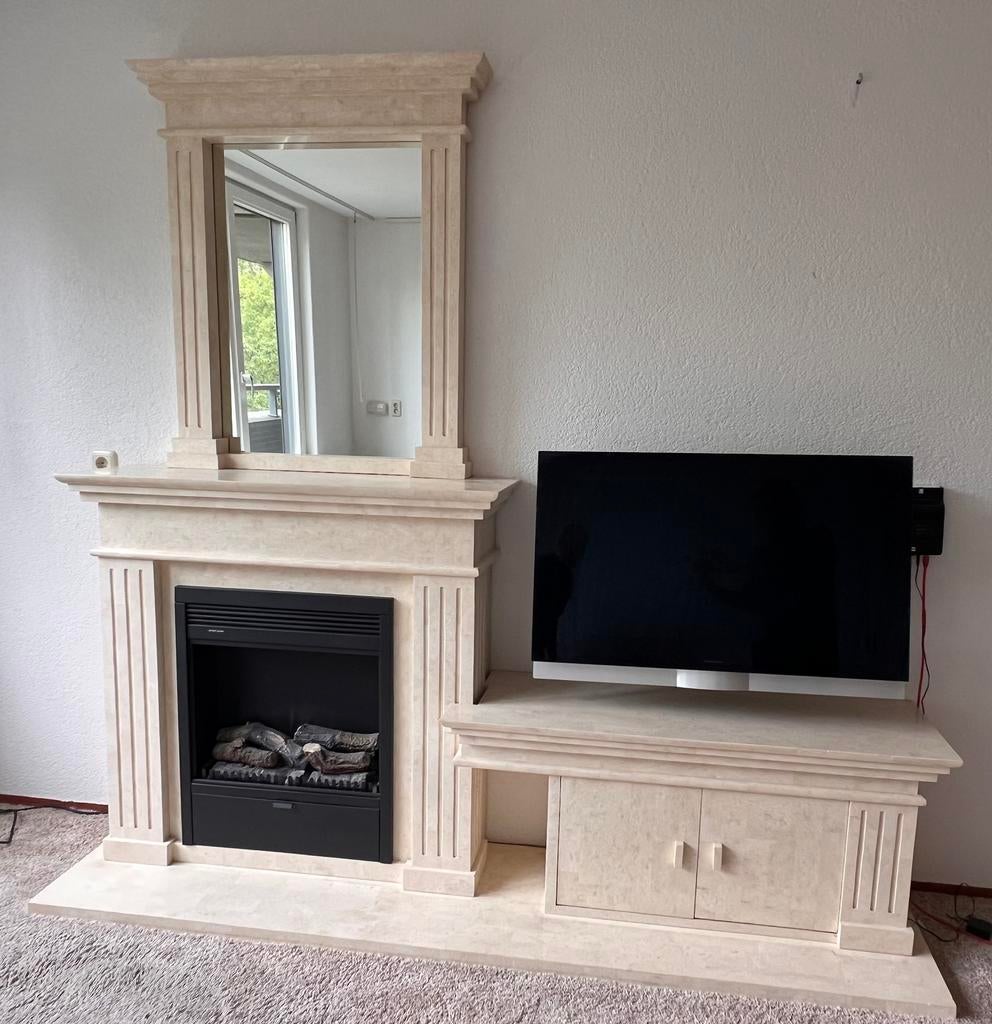 Marmer beige wandmeubel-spiegel- elektrische haard, Ophalen, 200 cm of meer, Zo goed als nieuw, 25 tot 50 cm