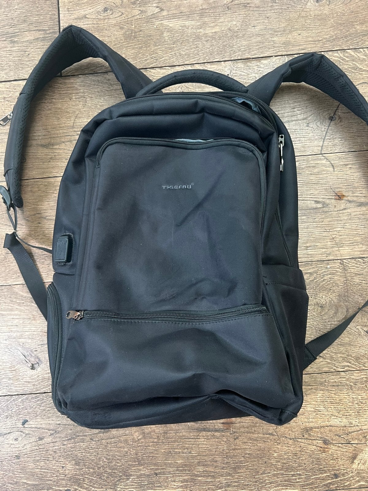 Tigernu Stevige Laptoptas Rugzak met Veel Vakken, Sieraden, Tassen en Uiterlijk, Gebruikt, 25 tot 40 cm, Waterdicht, Ophalen