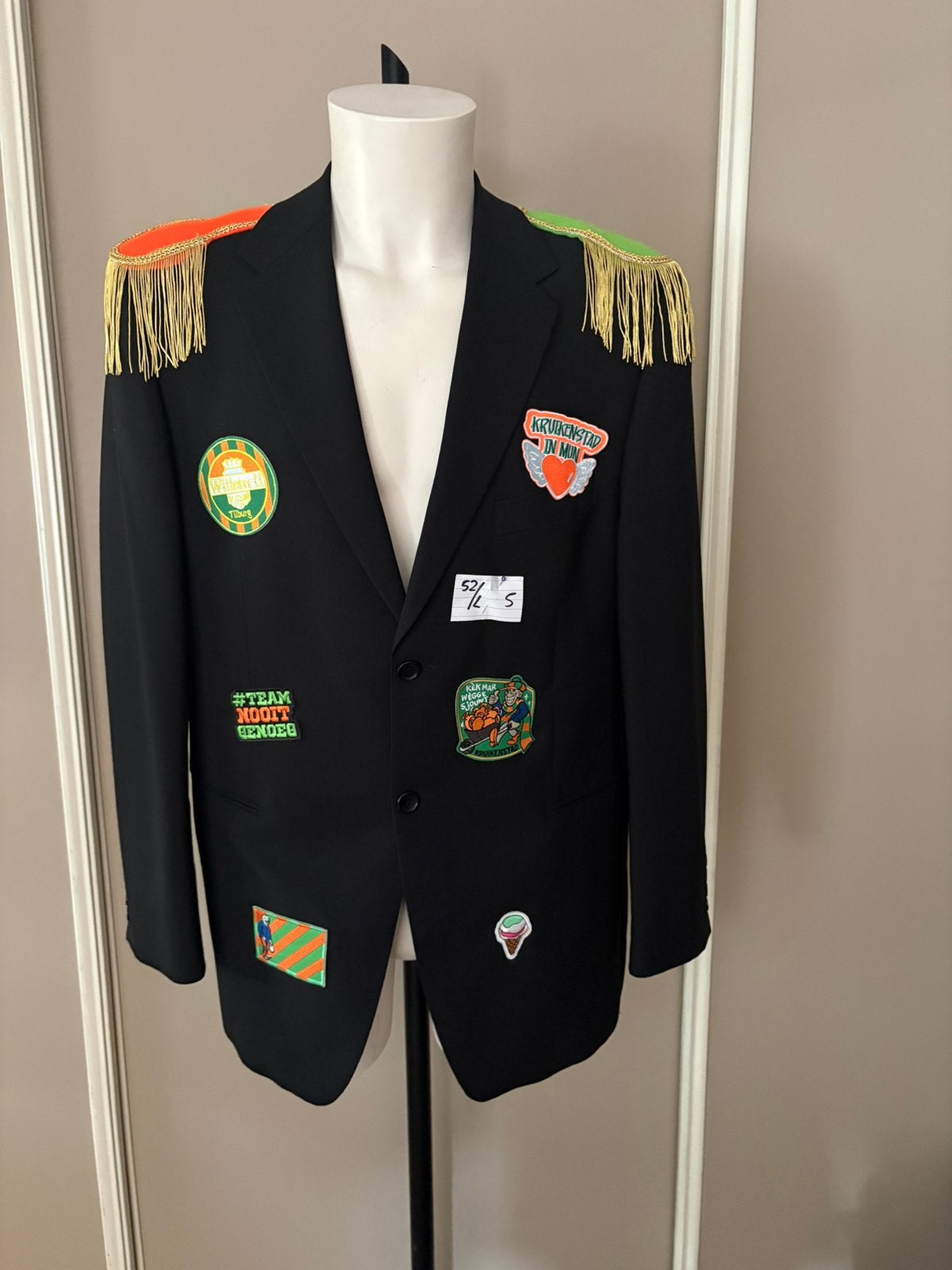 (5) Kruikenstad Colbert/Jas 52/L carnaval tilburg emblemen, Kleding | Heren, Carnavalskleding en Feestkleding, Ophalen of Verzenden