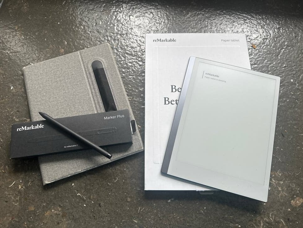 reMarkable 2 Paper Tablet met Marker Plus en hoes, 8 GB, Touchscreen, Ophalen of Verzenden, Zo goed als nieuw