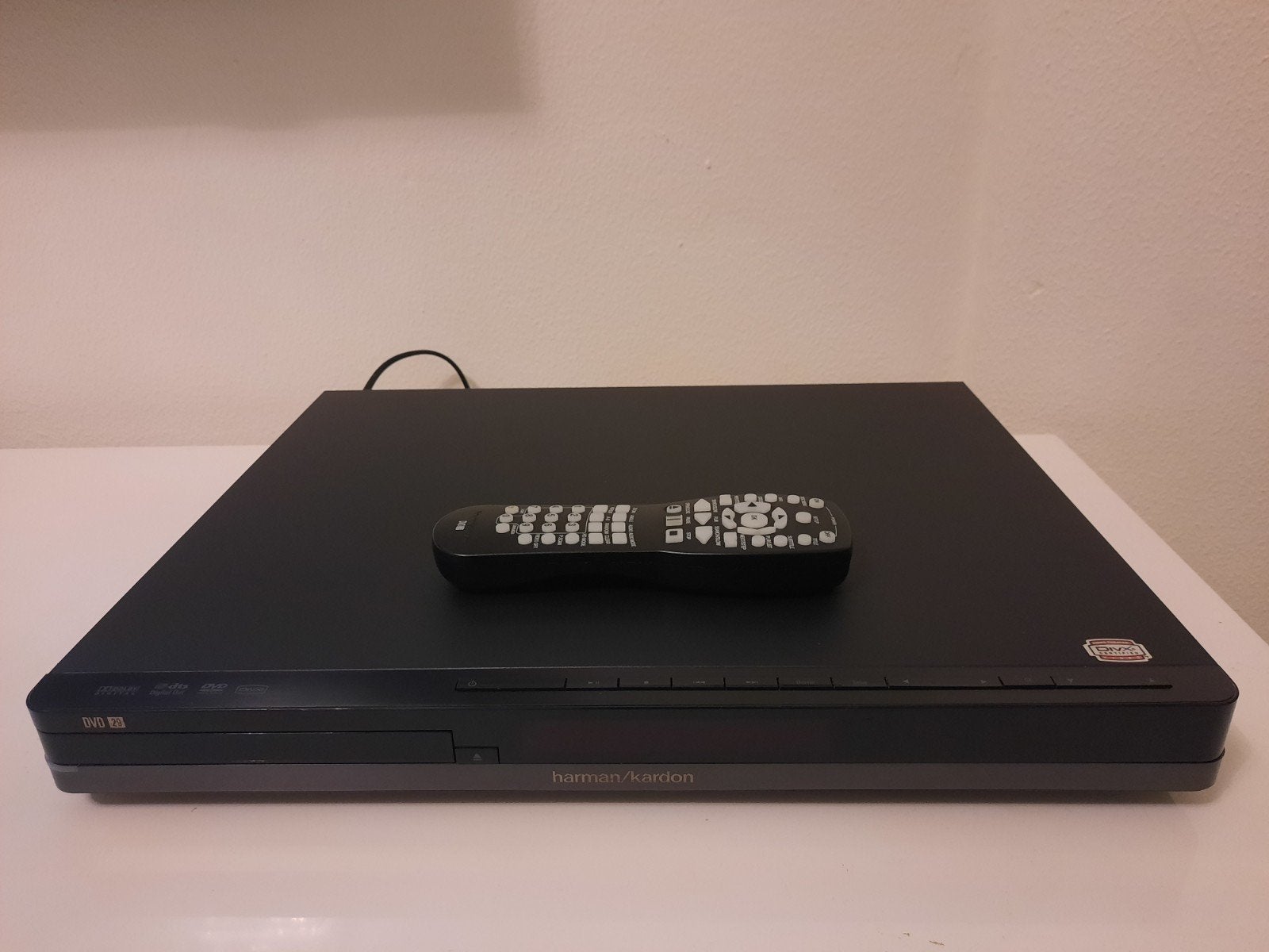 Harman Kardon 29 DVD/CD-speler HDMI
speler HDMI, Ophalen of Verzenden, Zo goed als nieuw, Dvd-speler