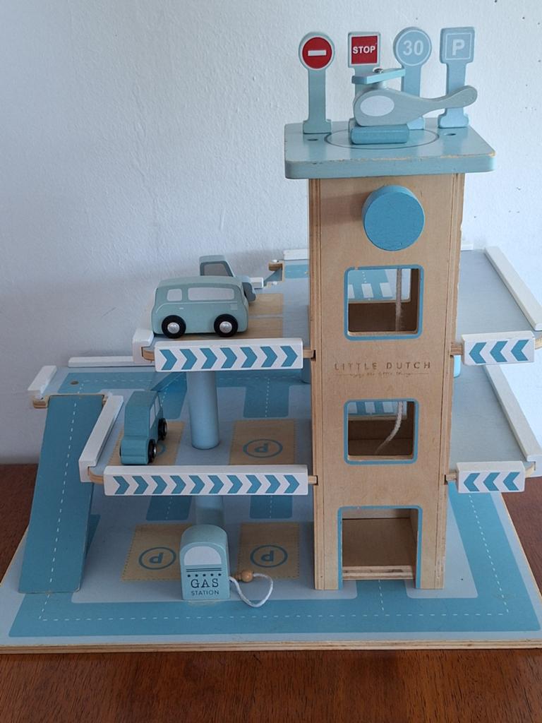 Little Dutch Houten Parkeergarage met Gebruikerssporen, Kinderen en Baby's, Speelgoed | Speelgoedvoertuigen, Ophalen, Gebruikt
