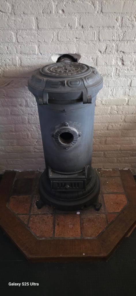 Antieke Potkachel - Klassieke Warmte warmte voor uw huis, Huis en Inrichting, Kachels, Ophalen, Potkachel, Gebruikt, Vrijstaand