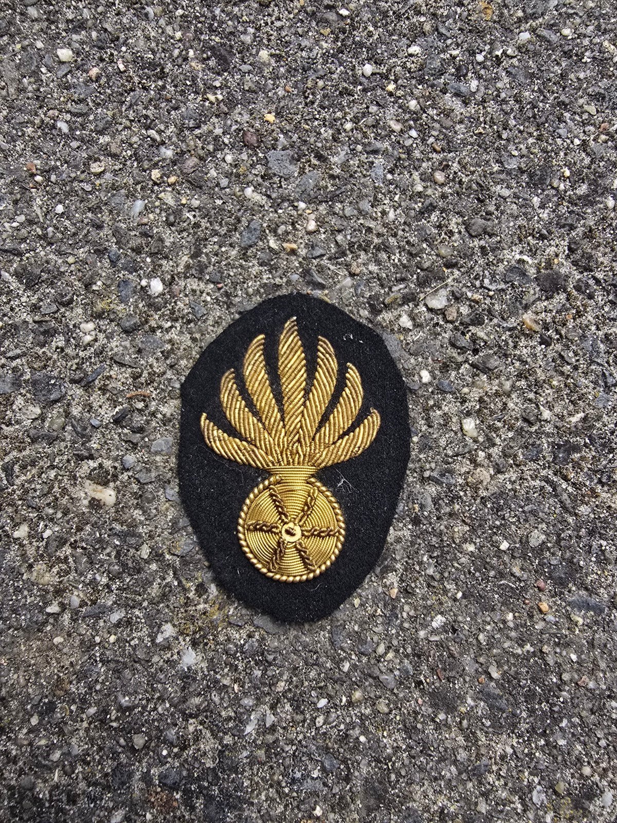 Nederlands vaardigheidsembleem handgranaatwerper mobilisatie, Verzamelen, Ophalen of Verzenden, Nederland, Embleem of Badge