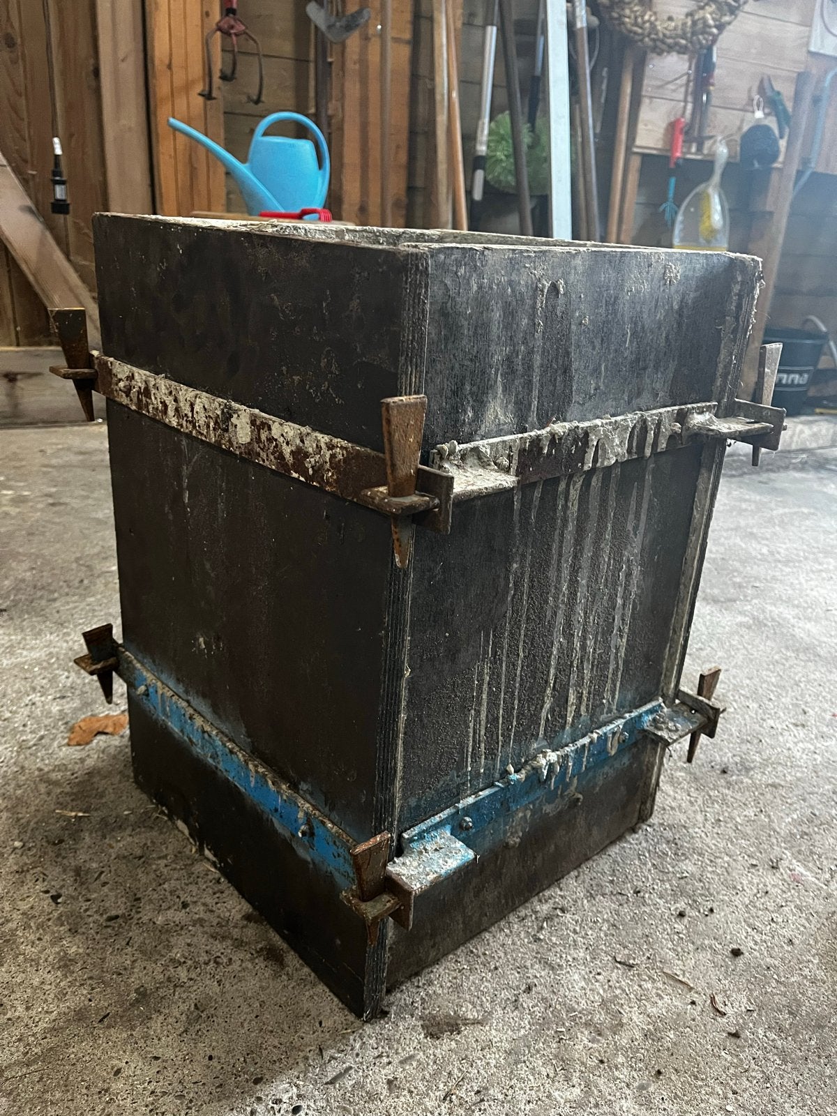 Bekisting voor storten betonpoeren. Totaal 8 stuks., Ophalen, Gebruikt