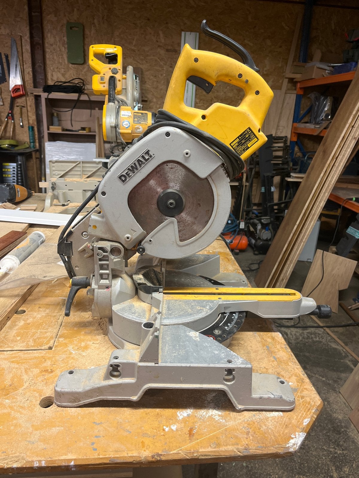 Dewalt Afkortzaag, Ophalen, Gebruikt, 70 mm of meer, Afkortzaag