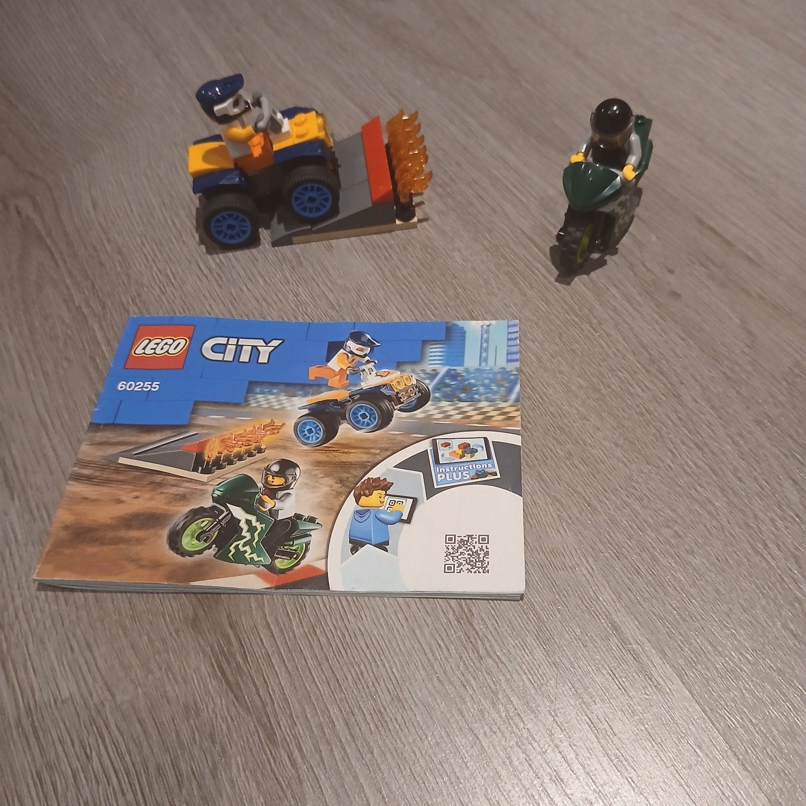 LEGO City 60255 Raceteam - Complete set met instructies, Lego, Ophalen of Verzenden, Inclusief instructies, Complete set