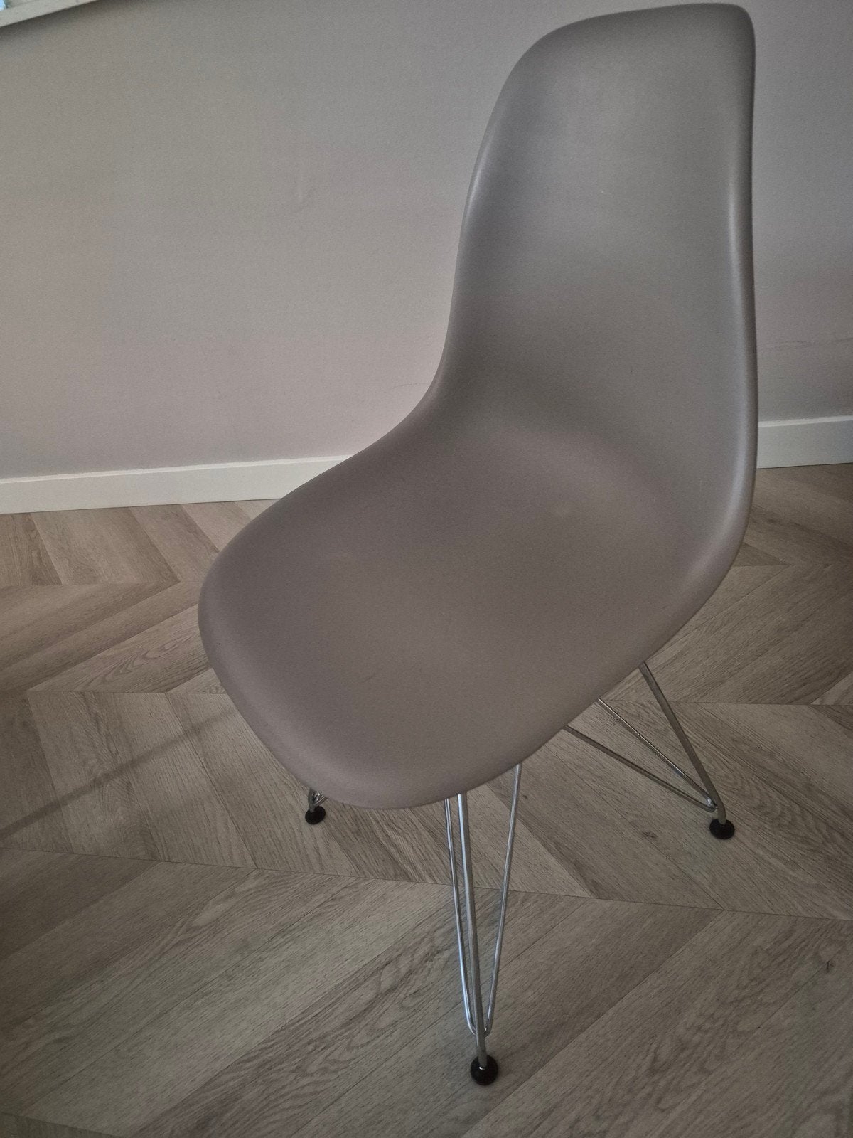Remake Eames chair, Ophalen of Verzenden, Zo goed als nieuw, Overige kleuren, Eén