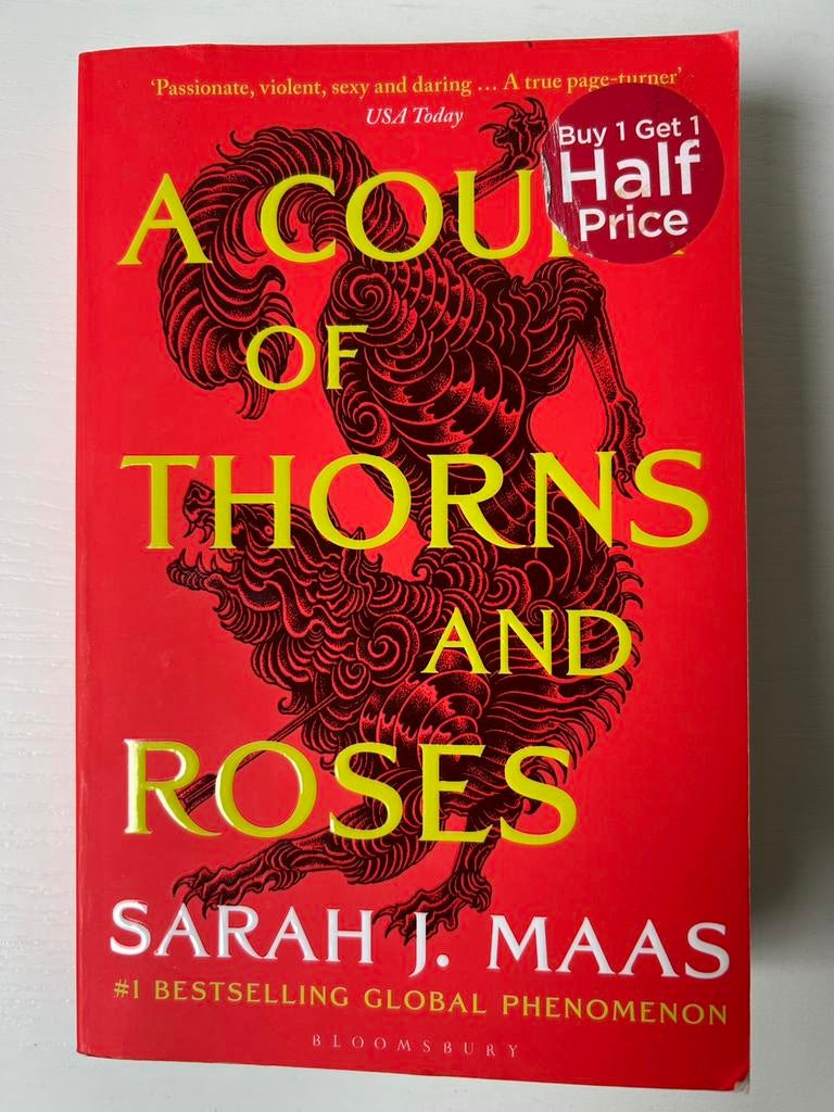 Sarah J. Maas S court of thorns and roses, Boeken, Taal | Engels, Ophalen of Verzenden, Gelezen
