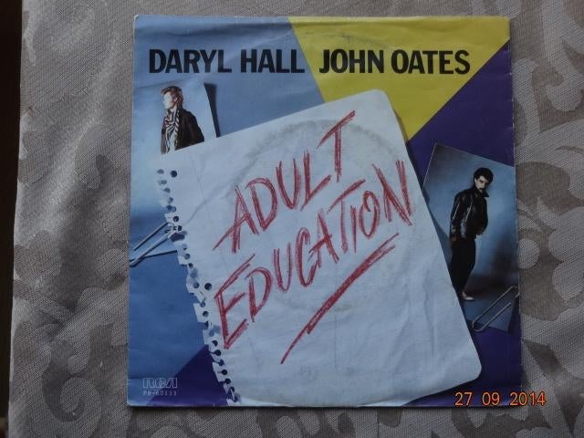 Hall & Oates - Adult education  (7"), Gebruikt, Fotohoes, 7 inch, Ophalen of Verzenden