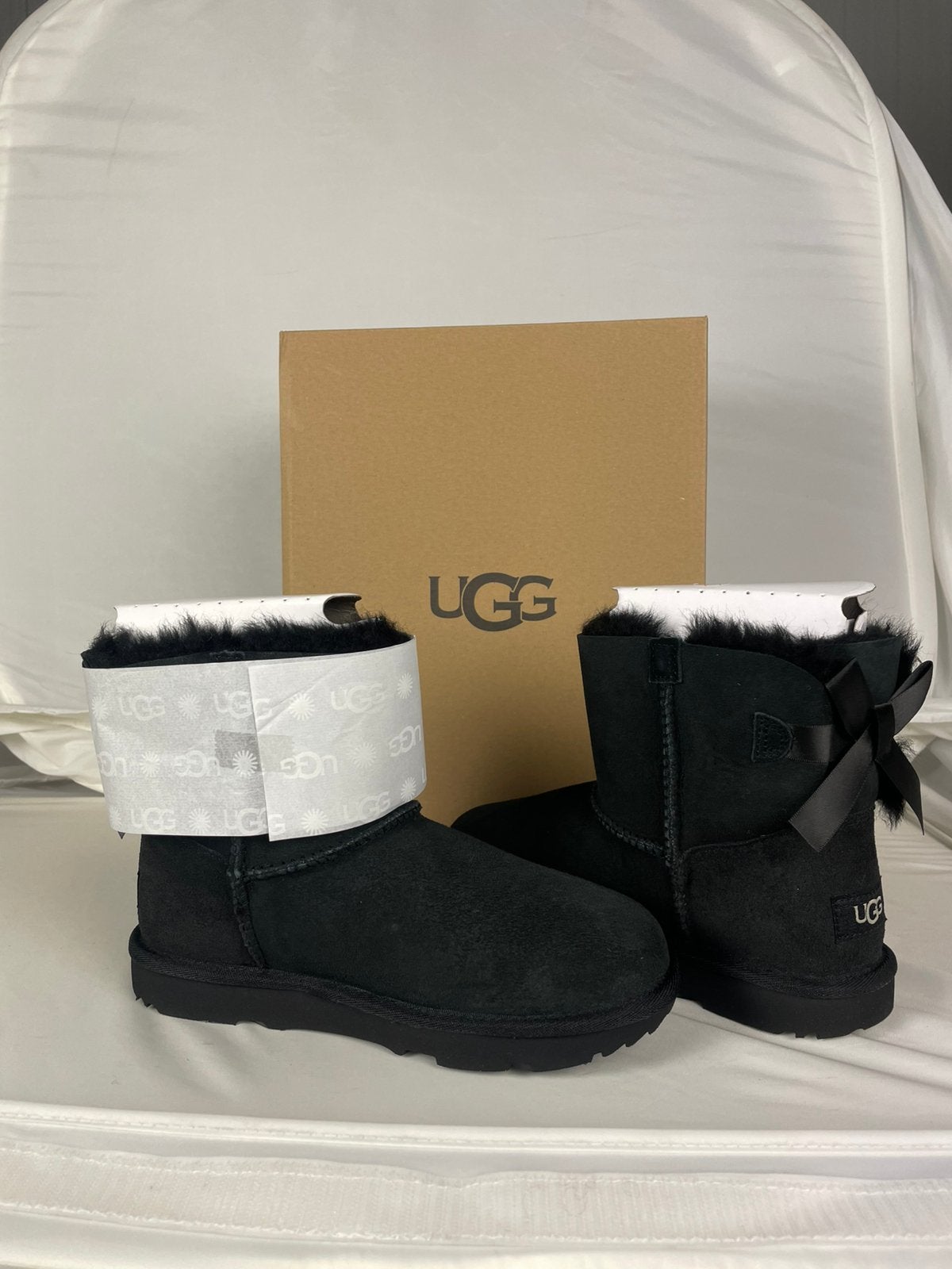 UGG Kids Mini Bailey Bow II boots maat 35 NIEUW, ., Zwart, Nieuw, Ophalen of Verzenden
