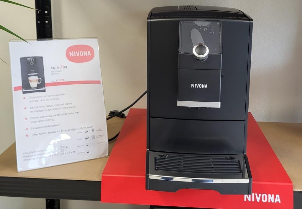 Nivona NICR790 volautomaat nieuw in prijs verlaagd nu €779,-, Afneembaar waterreservoir, 10 kopjes of meer, Koffiemachine, Nieuw