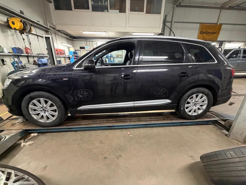 Audi Q7 Winterbanden met 18 inch Velgen, Ophalen, 18 inch, Gebruikt, 255 mm