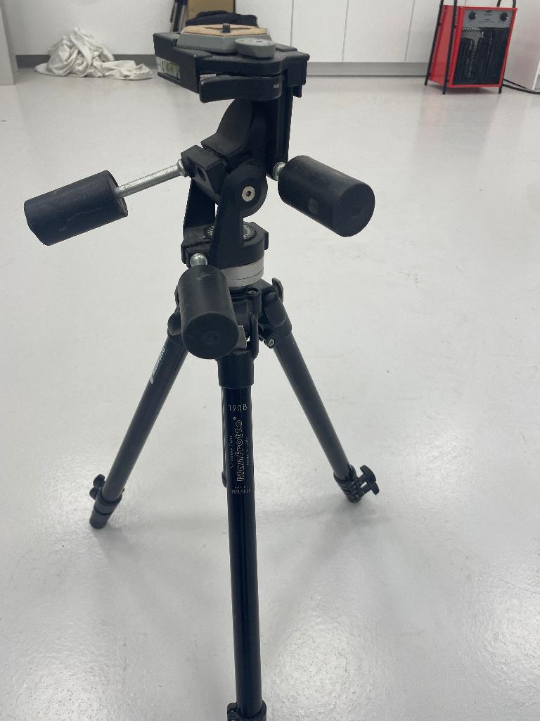 Manfrotto 190b/ D06 statief, Ophalen of Verzenden, Zo goed als nieuw, Minder dan 150 cm, Driepoot
