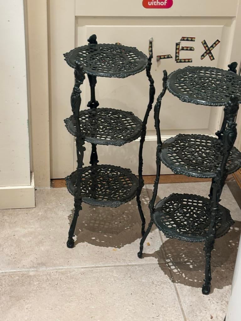 Gietijzeren plantentafels (2 stuks) - 63 cm hoog, Ophalen, Gebruikt