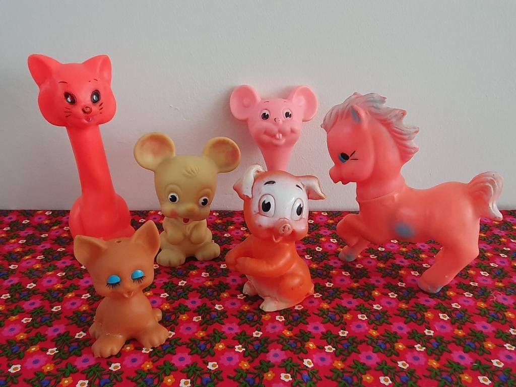 Vintage piepbeestjes o.a Rubbertoys Italië en Ledraplastic, Ophalen of Verzenden, Gebruikt