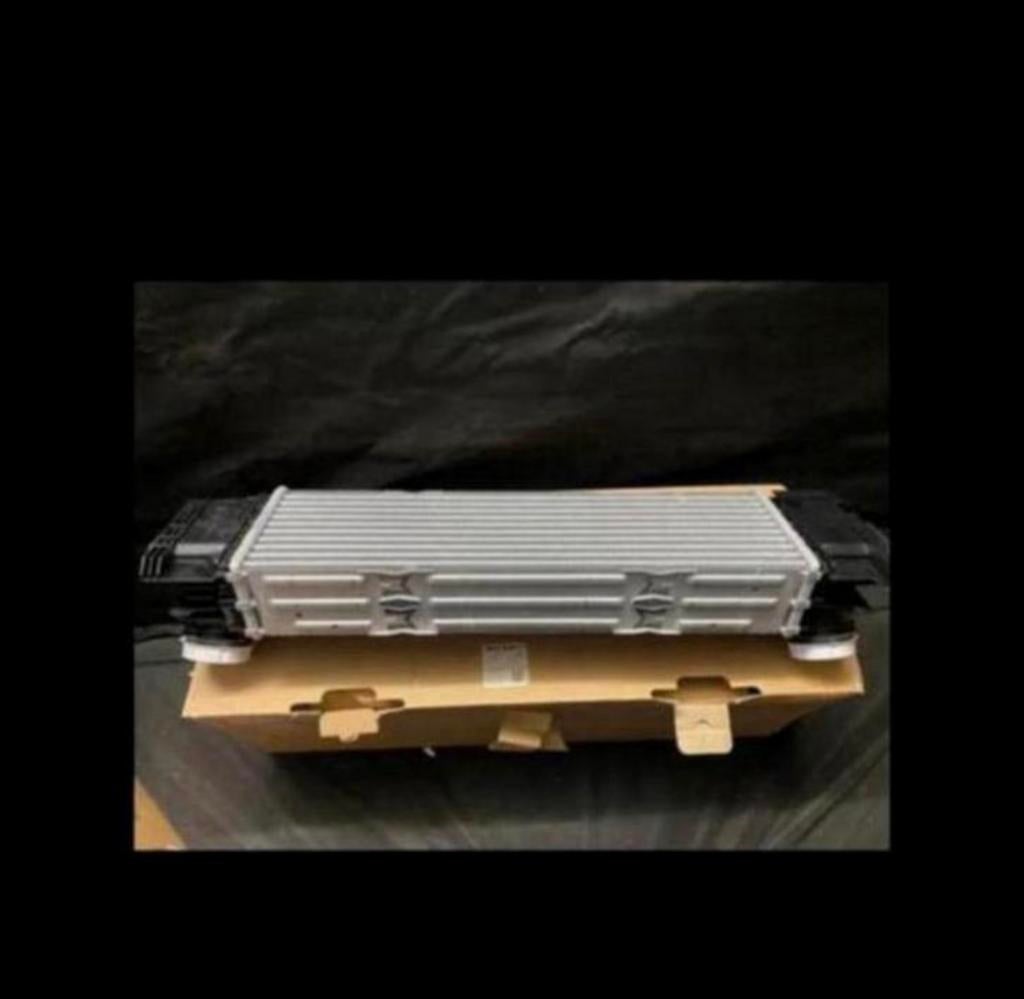 BMW intercooler nieuw Onderdeelnummer 17518592701, Voor, Nieuw, Ophalen of Verzenden, BMW