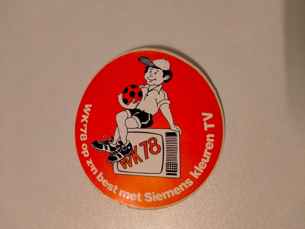Wk 78 1978 Siemens tv reclame voetbal sticker logo, Verzamelen, Stickers, Ophalen of Verzenden, Gebruikt, Bedrijf of Vereniging
